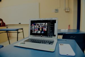 Laptop met videobellers